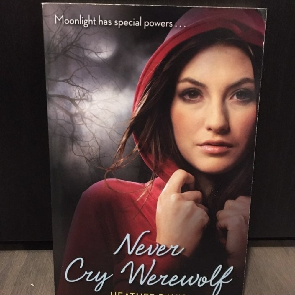 Never Cry Werewolf by Heather Davis Paperback Book YA Paranormal Romance